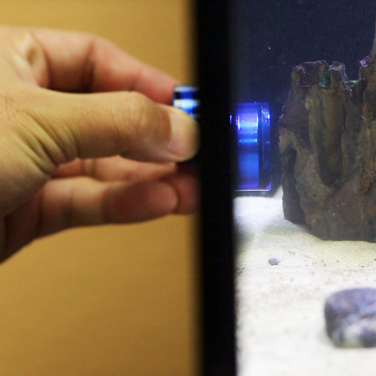 Aqua Gadget MicroMag Magnetic Nano Glass Cleaner - Innovative Marine